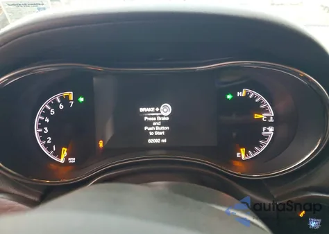 2020 Jeep Grand Cherokee Overland z USA, uszkodzony, nr VIN 1C4RJFCG1LC303078